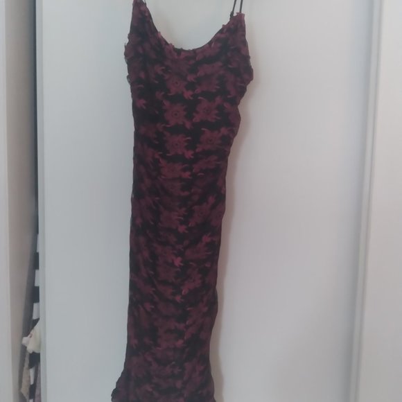 A burgundy and black Betsey Johnson fancy dress. - Picture 12 of 12